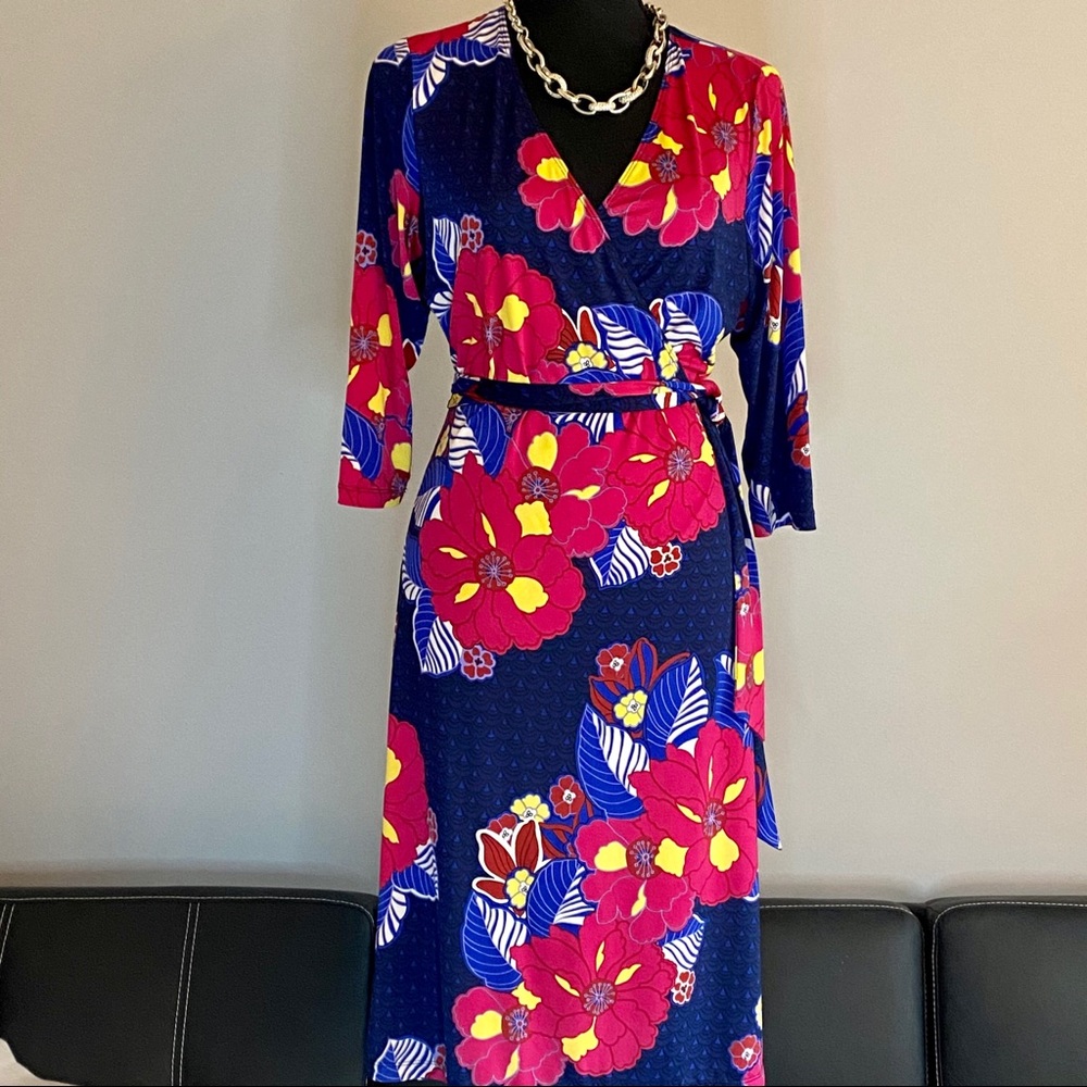 Nikki Poulos Floral Wrap Dress Size. S - Picture 14 of 15